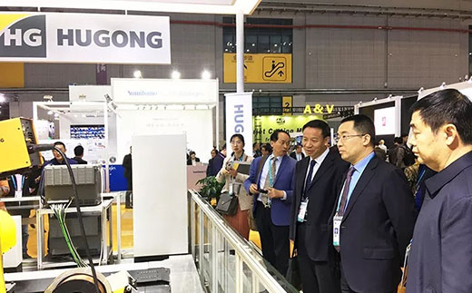 河南省鹤壁市市长莅临UG环球官方网站意大利CEA展位 河南省鹤壁市市长莅临UG环球官方网站意大利CEA展位